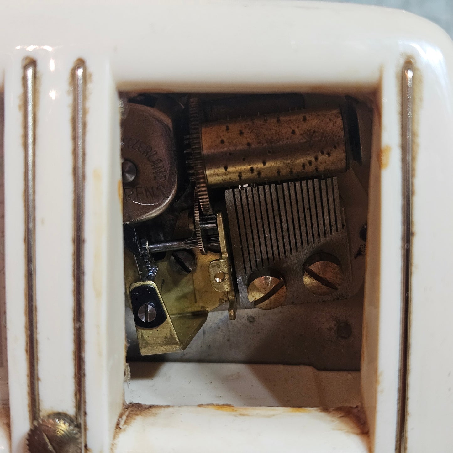 Elura German Alarm Clock for Repair