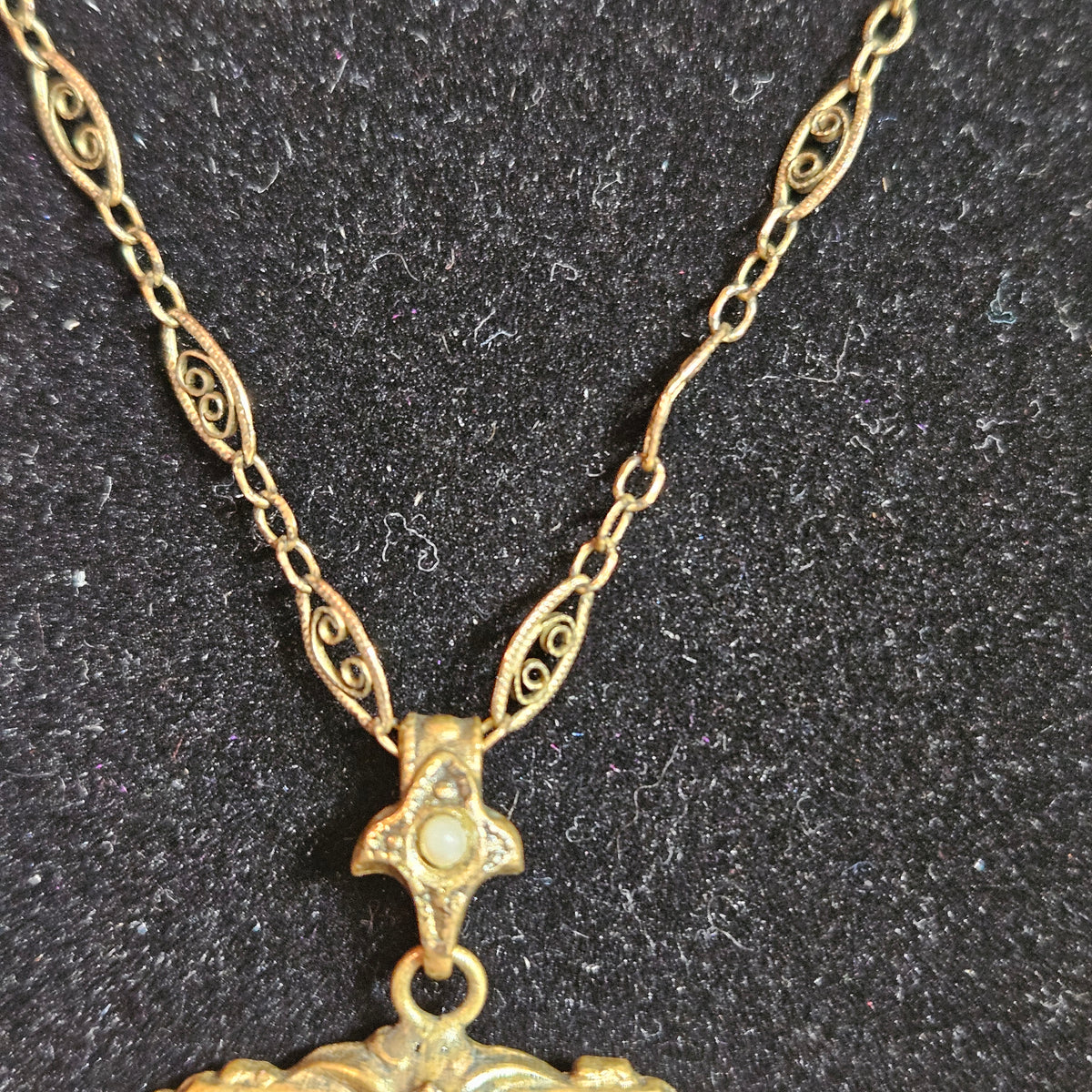 Art Deco Red Glass Filigree Pendant Necklace