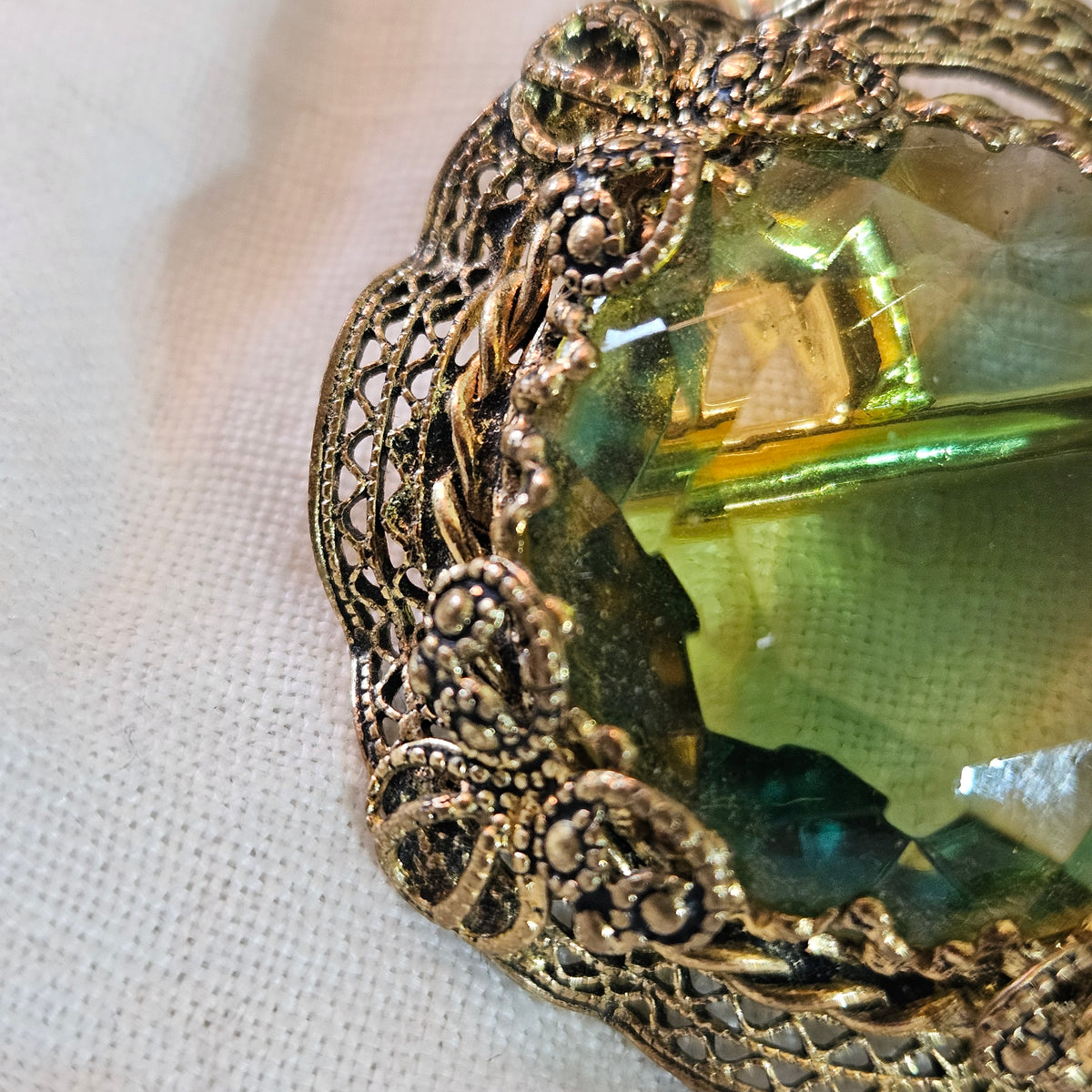Vintage Green Glass Filigree Brooch Pendant Convertible Jewelry