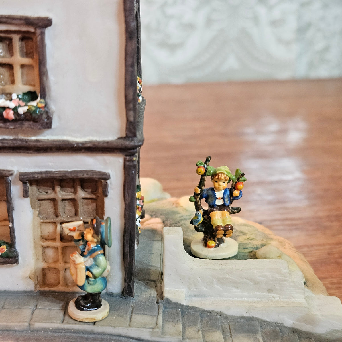 Goebel Olszewski Hummel KinderWay Bavarian Marktsquare Set