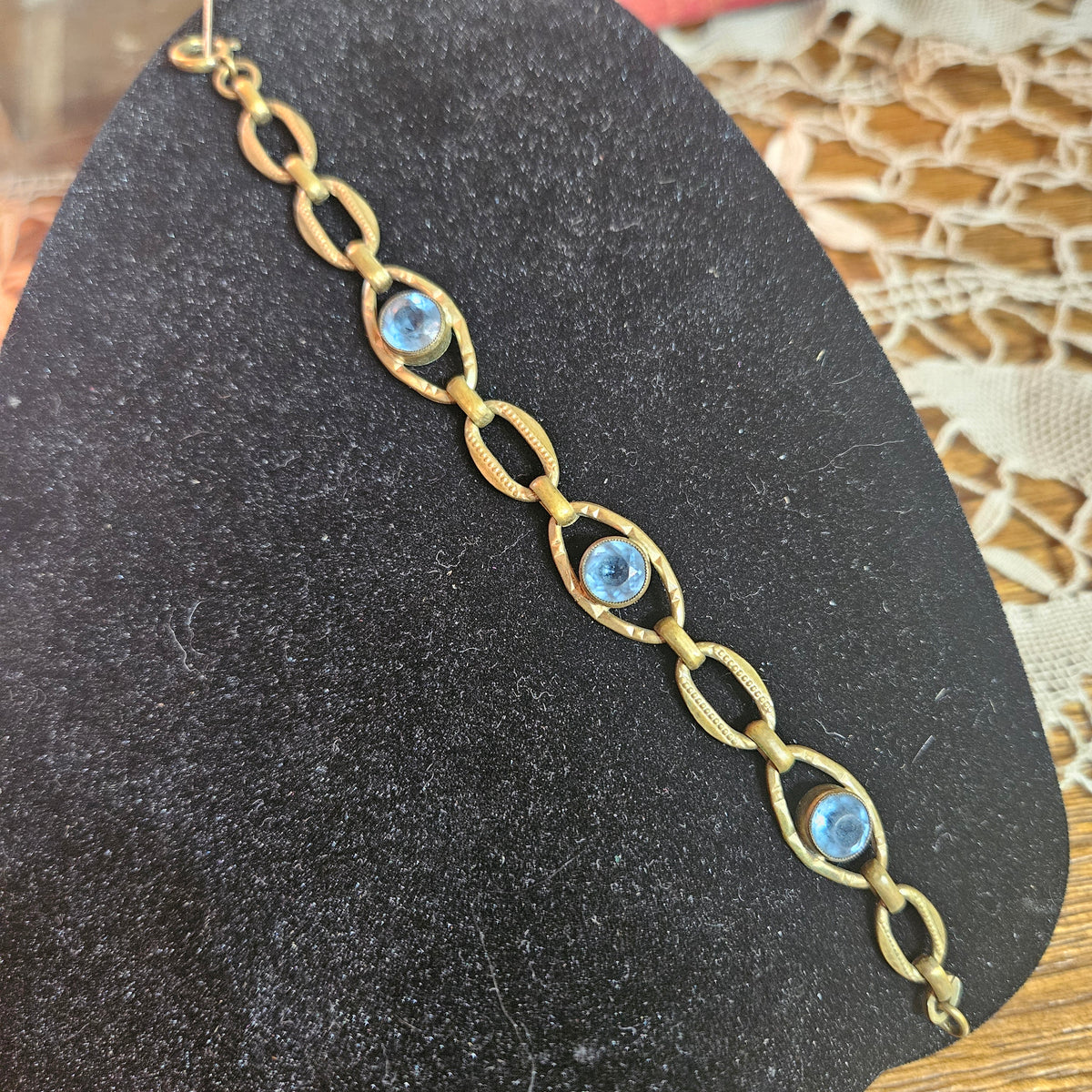 Gold Tone Blue Cabochon Link Bracelet