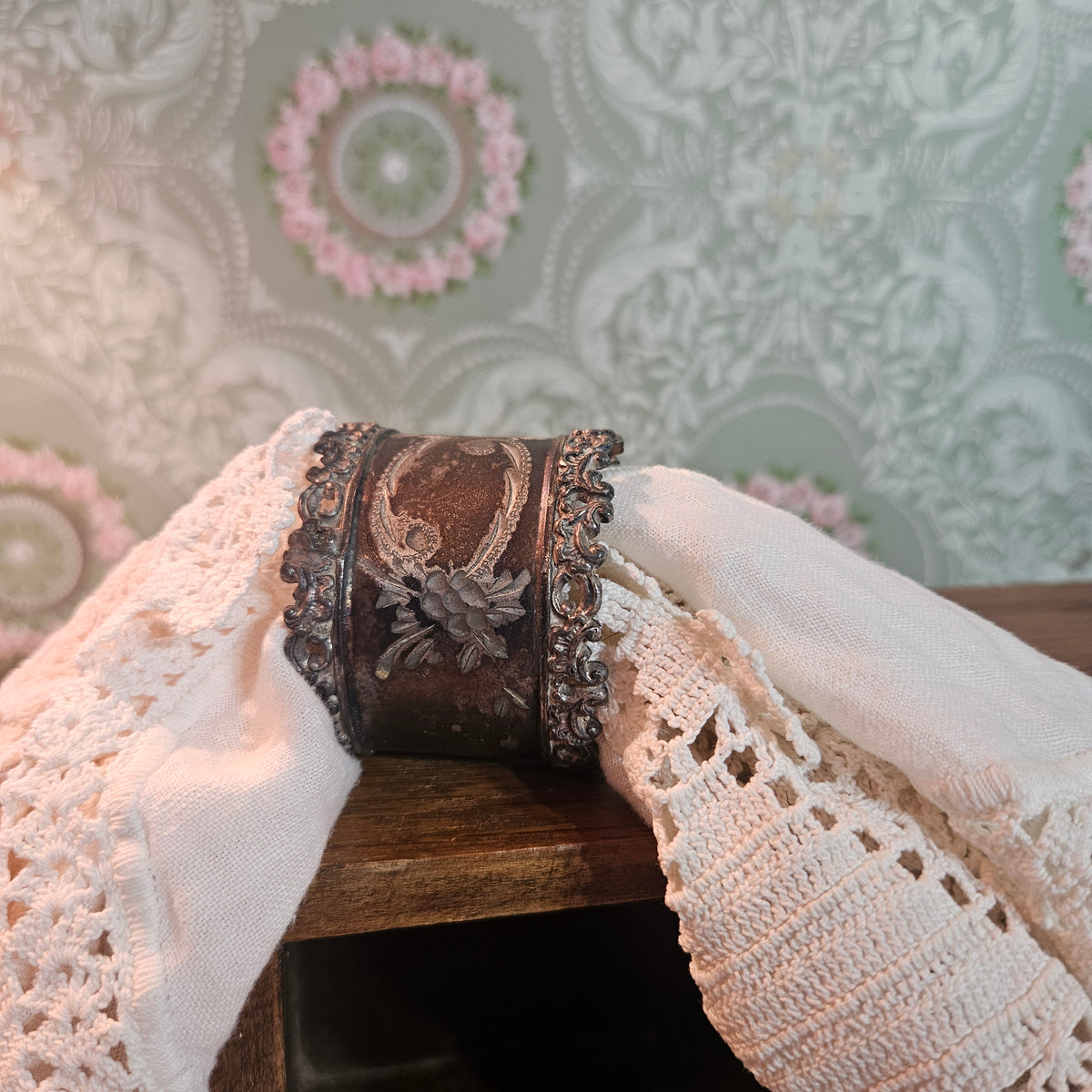 Ornate Vintage Floral Silver Tone Napkin Ring