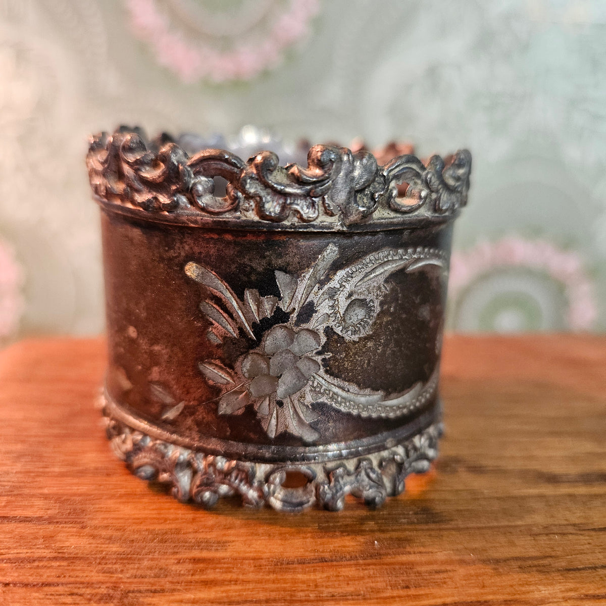 Ornate Vintage Floral Silver Tone Napkin Ring