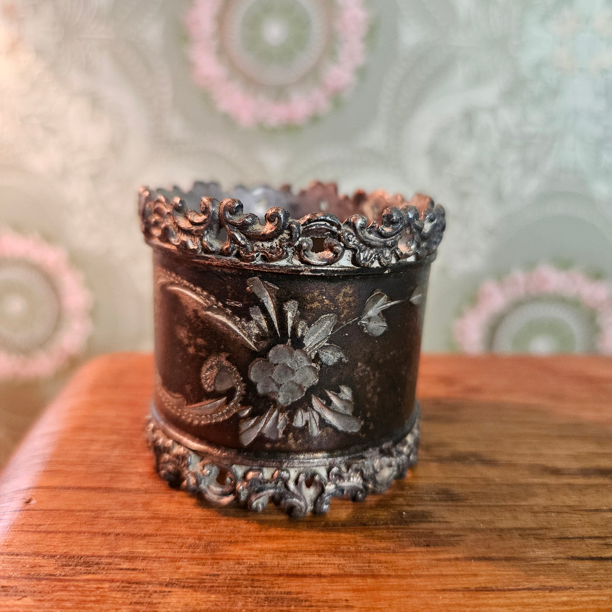 Ornate Vintage Floral Silver Tone Napkin Ring