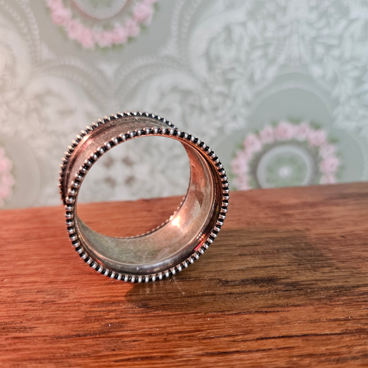 Silver Tone Beaded Edge Napkin Ring