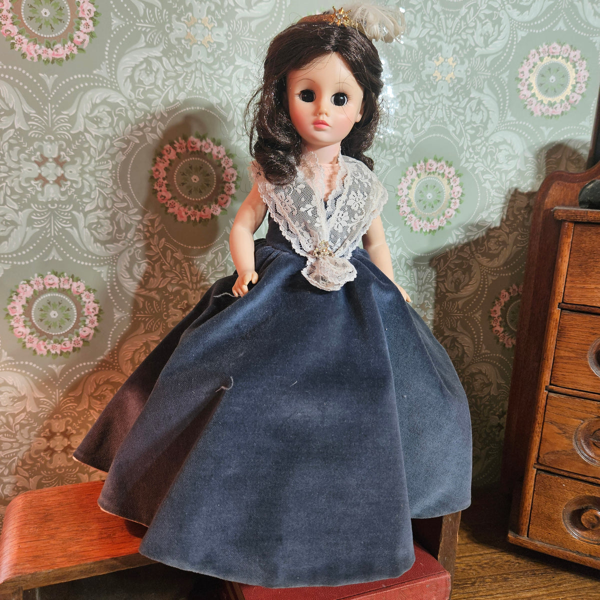 Madame Alexander Angelica Van Buren First Lady Doll