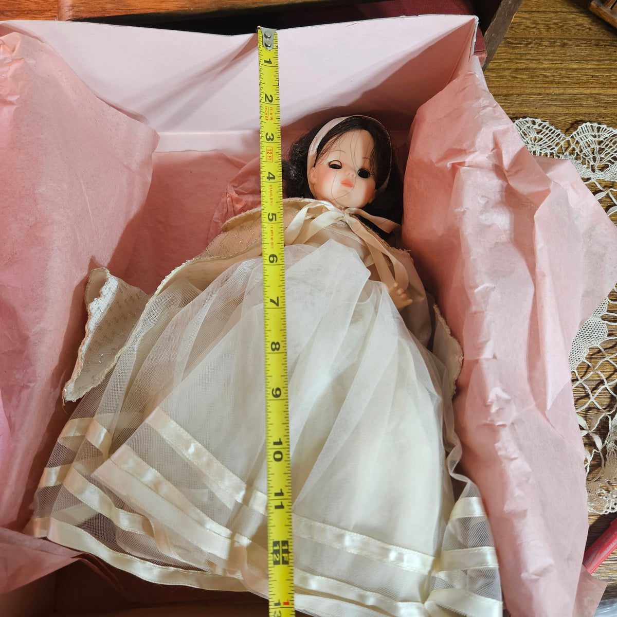 Madame Alexander Snow White Doll in Original Box