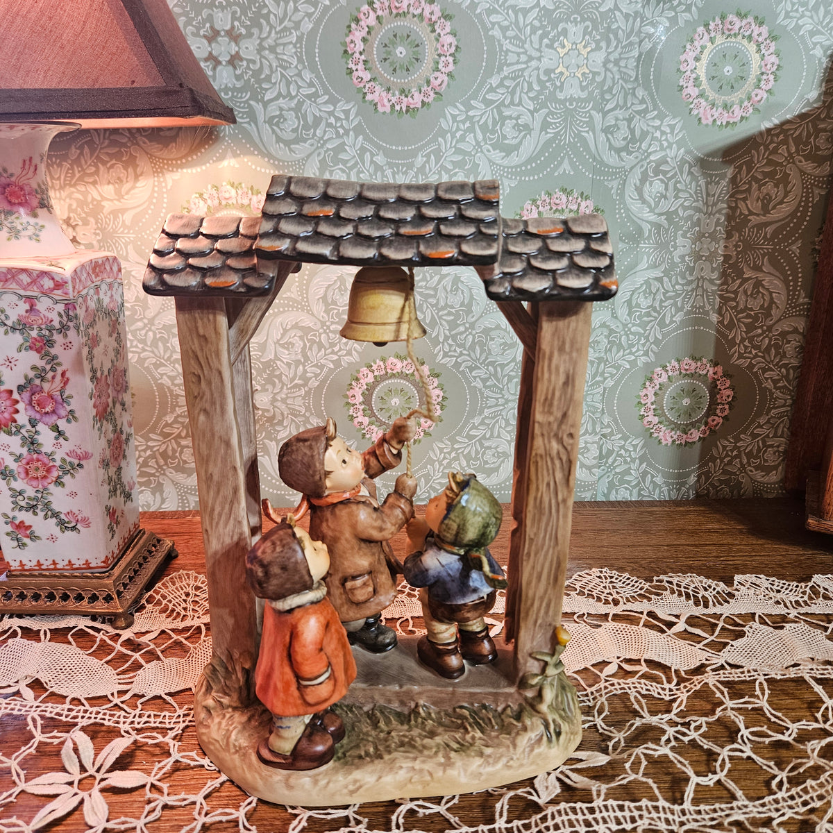 Goebel Hummel 487 Let’s Tell the World Figurine with Box