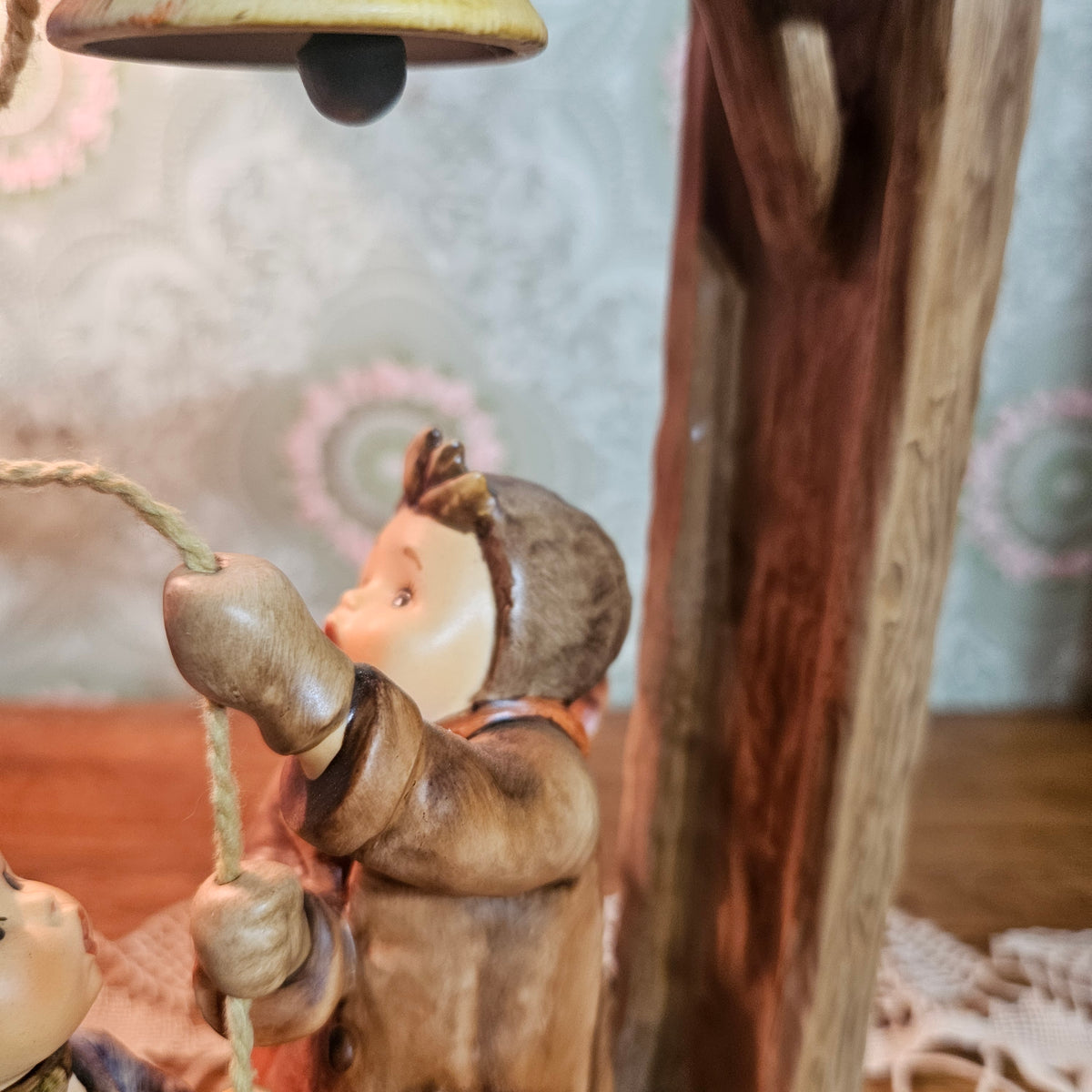 Goebel Hummel 487 Let’s Tell the World Figurine with Box