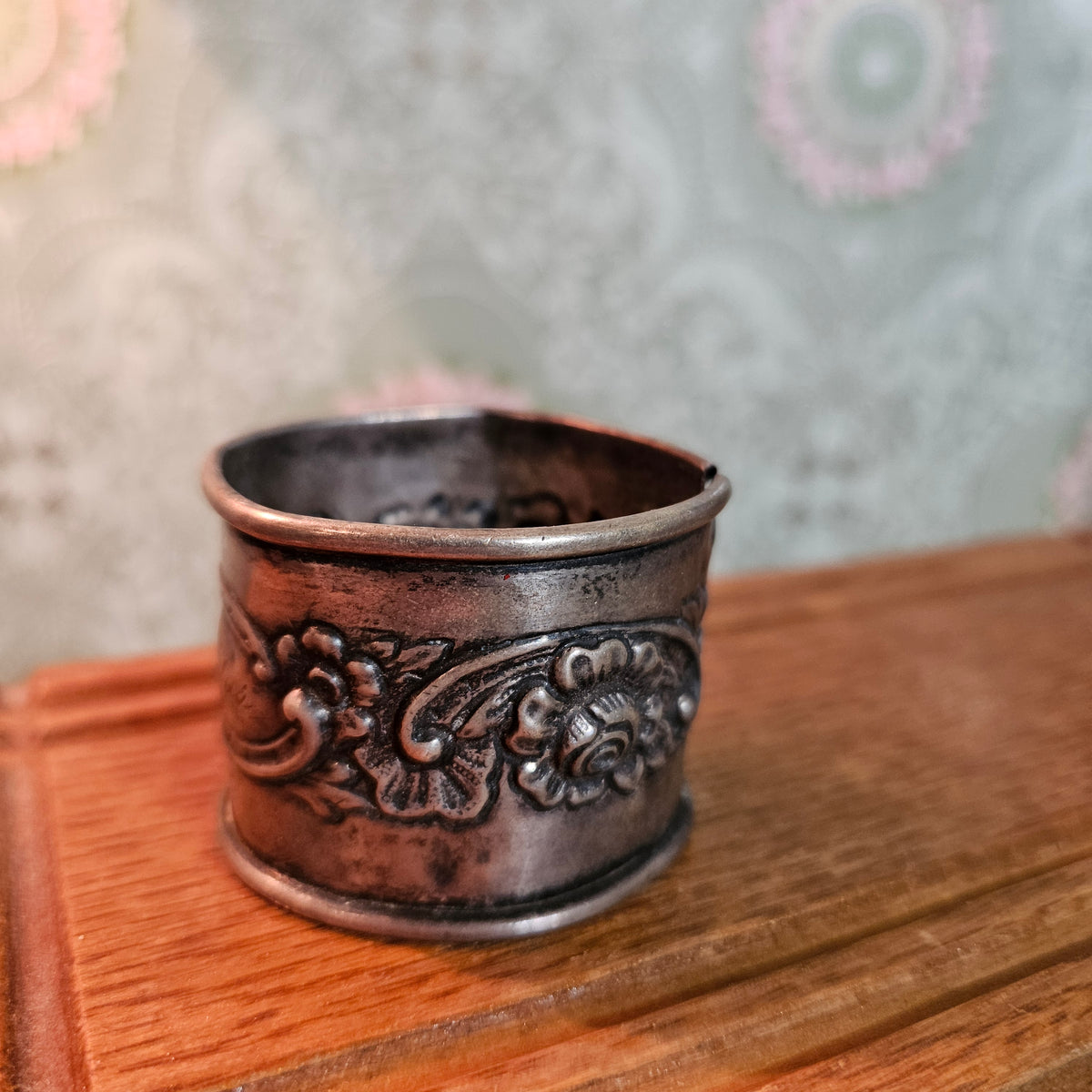Antique Sterling Silver Floral Napkin Ring No. 1120