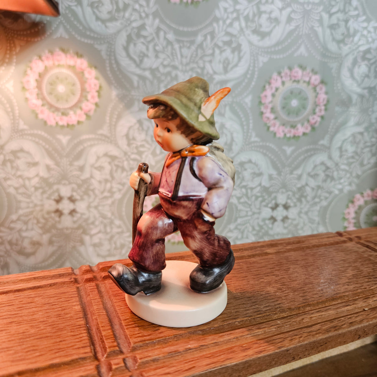 Goebel Hummel Grandpa's Boy Hum 562 First Issue 1991 with Box