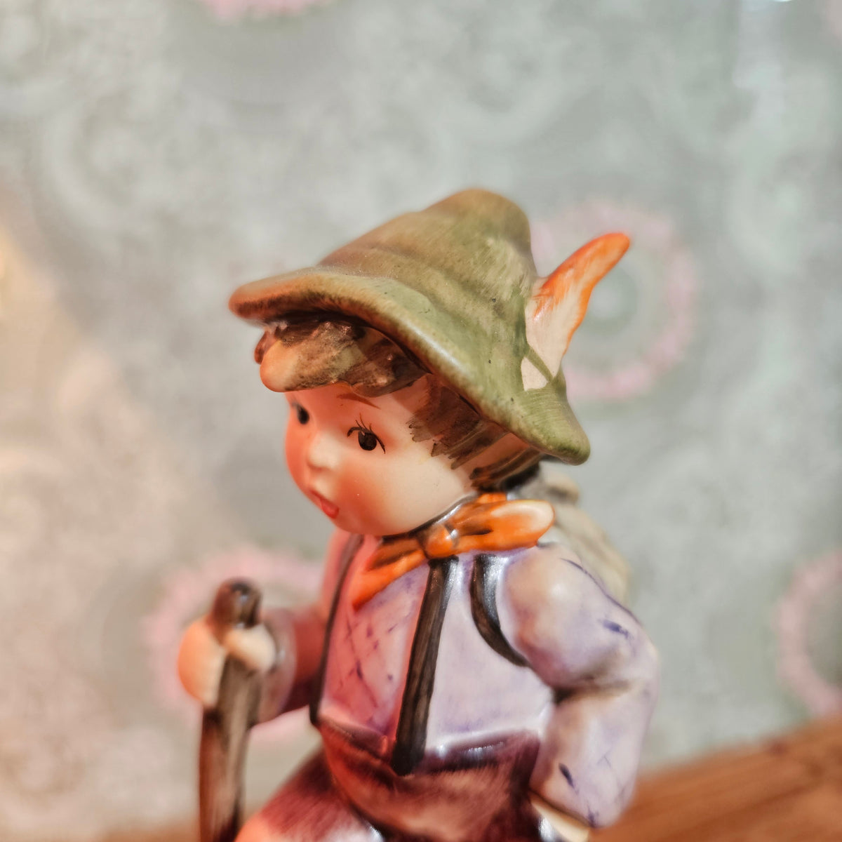 Goebel Hummel Grandpa's Boy Hum 562 First Issue 1991 with Box