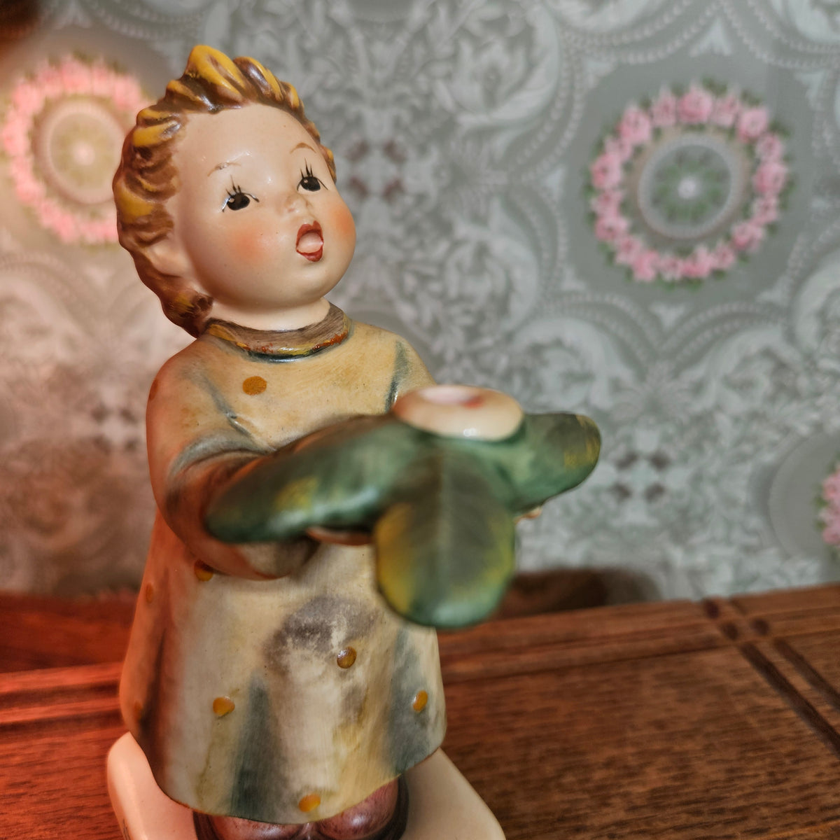 Goebel Hummel A Gentle Glow Hum 439 Candleholder with Box