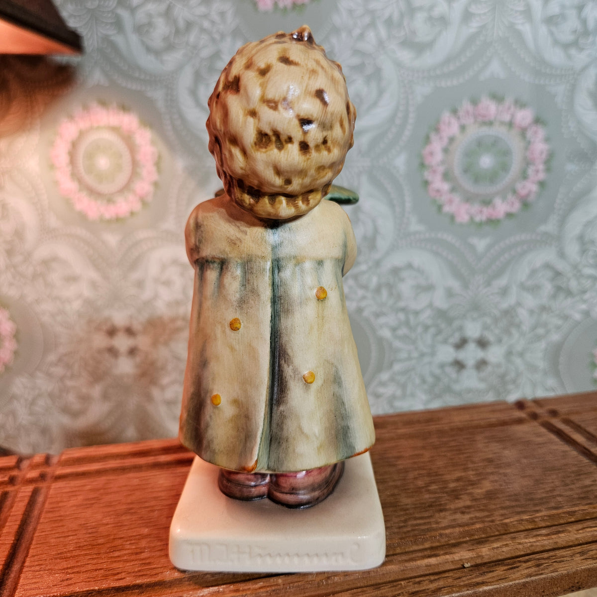 Goebel Hummel A Gentle Glow Hum 439 Candleholder with Box