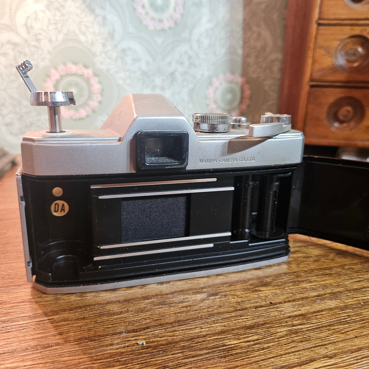 Mamiya/Sekor 1000 DTL Camera with 50mm f/2 Lens