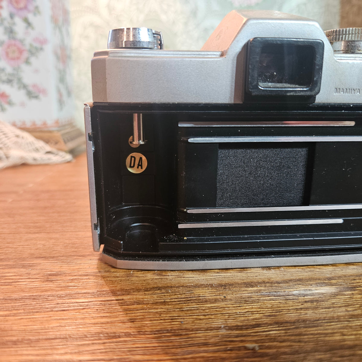 Mamiya/Sekor 1000 DTL Camera with 50mm f/2 Lens