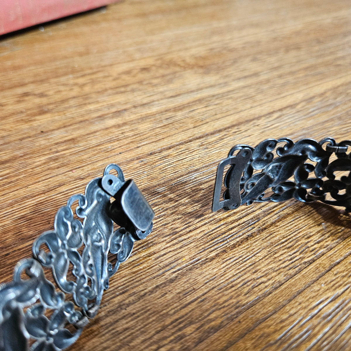Silver Tone Filigree Metal Belt Floral Links