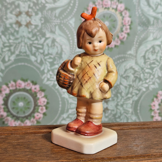 Goebel Hummel I Brought You a Gift 479 Figurine