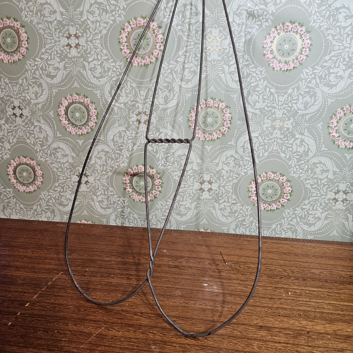 Vintage Wire Rug & Carpet Beater with Wooden Handle
