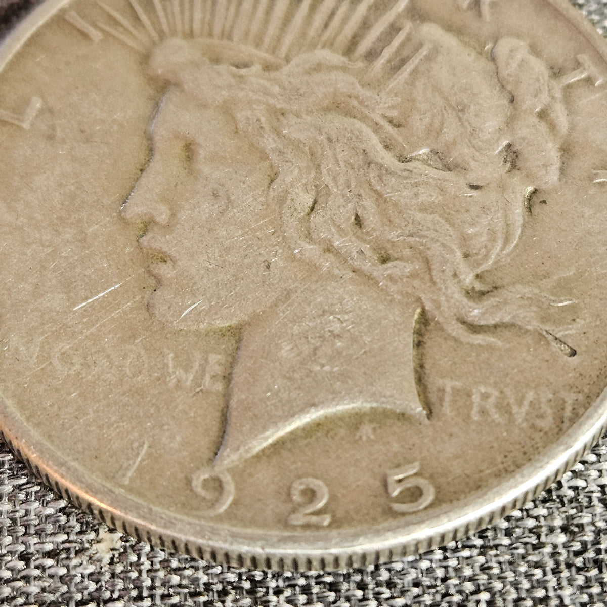 1925 Peace Silver Dollar – Philadelphia Mint