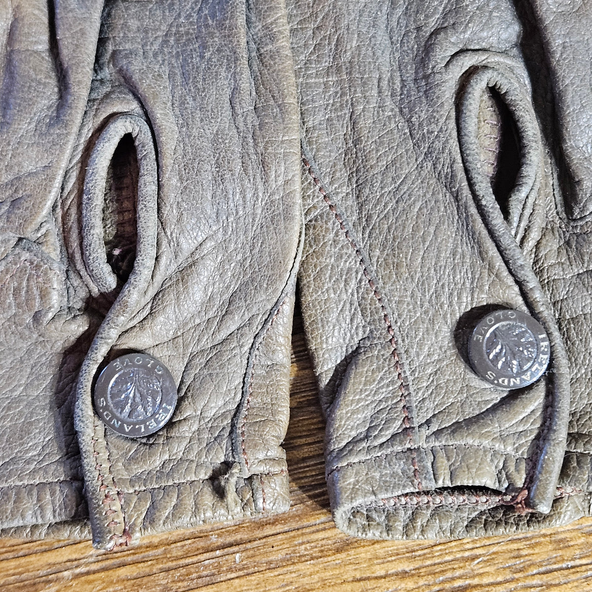 Vintage Reynolds Brown Leather Driving Gloves – Well Worn Patina