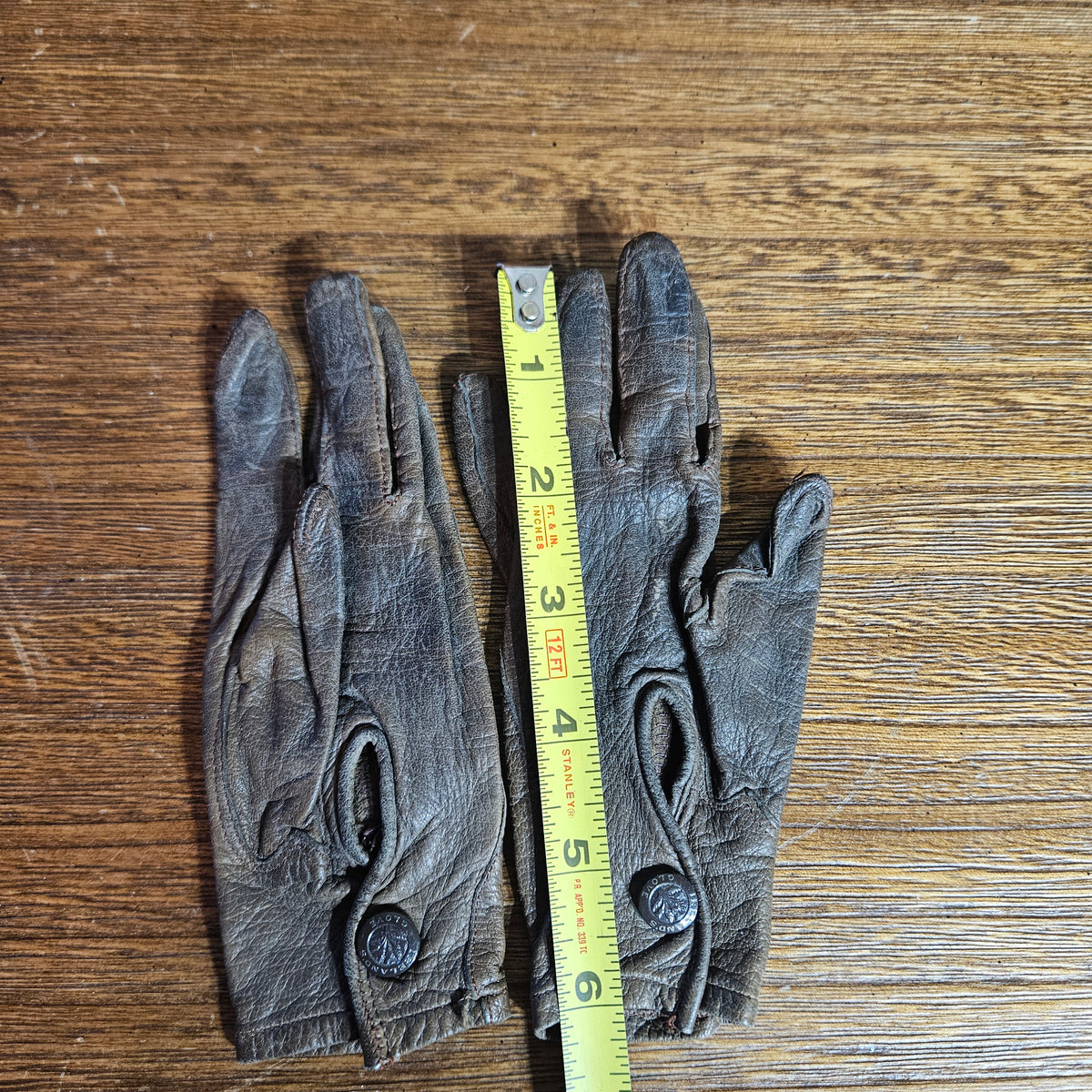 Vintage Reynolds Brown Leather Driving Gloves – Well Worn Patina