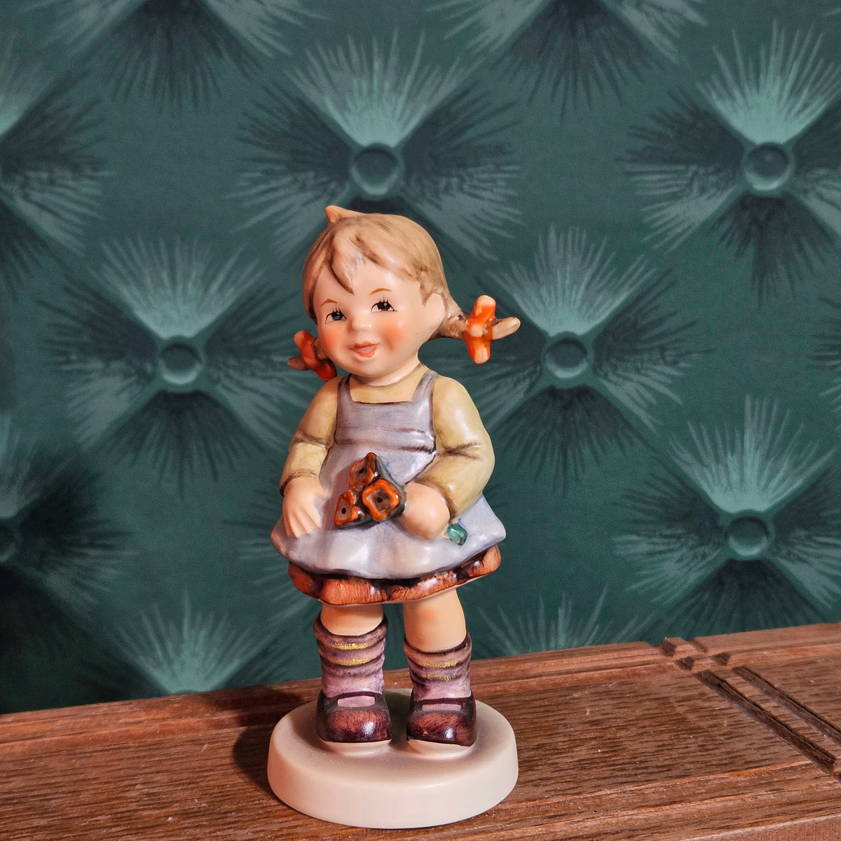 Hummel Flower Girl 548 Figurine with Original Box