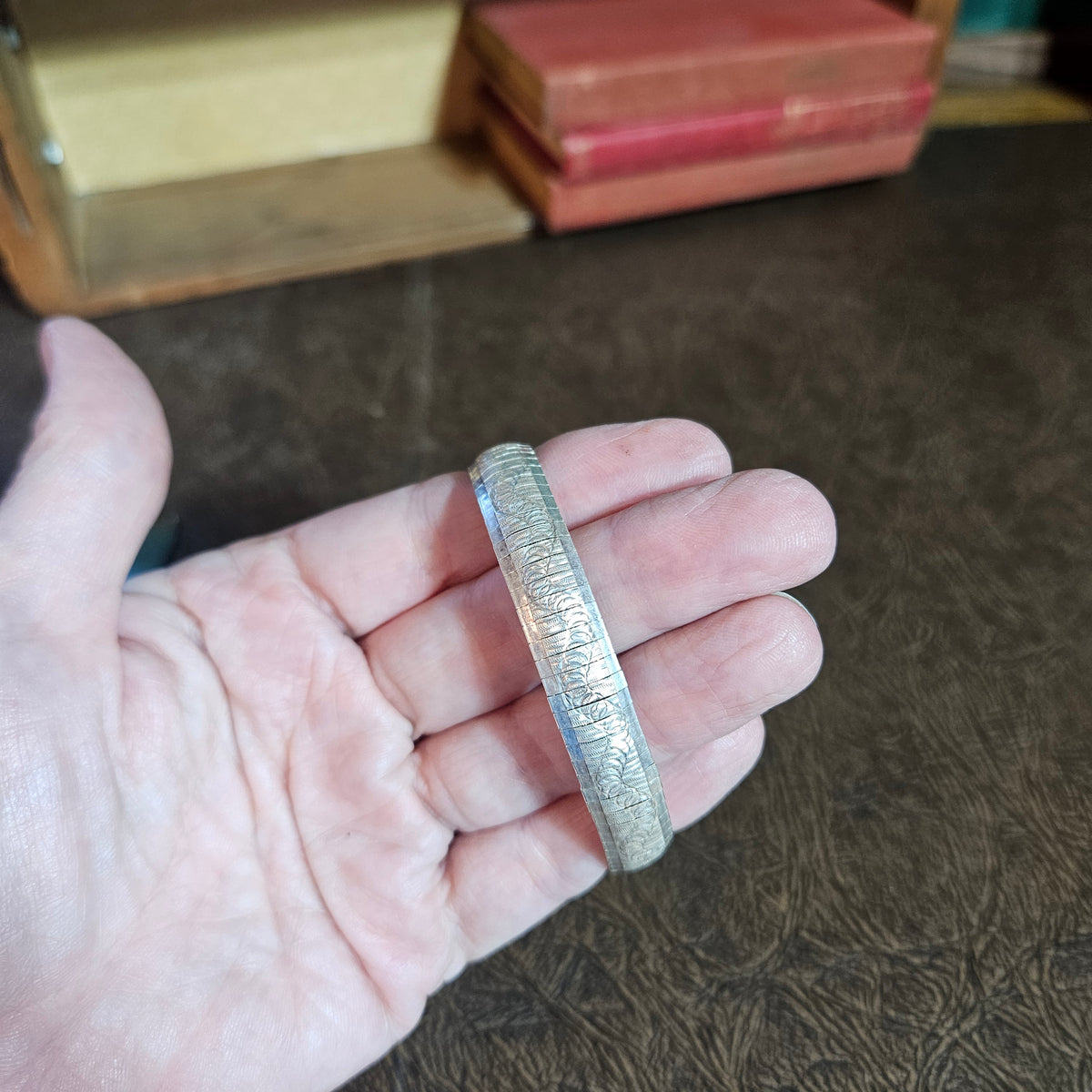 Italian Silver Tone Engraved Expansion Bracelet – 18.59g