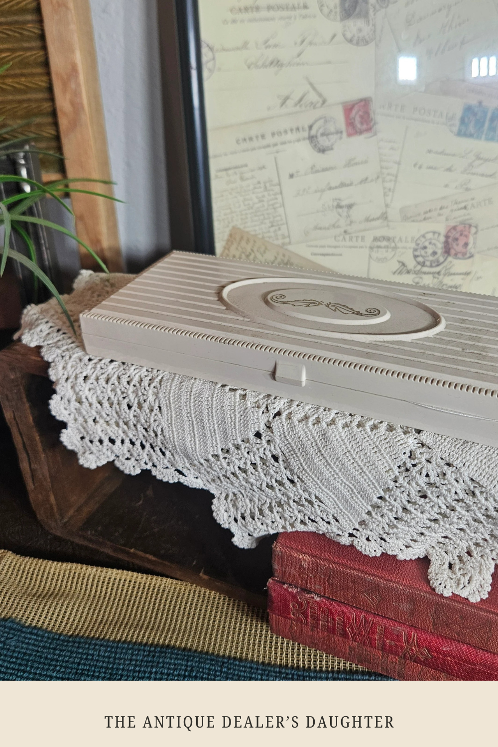 White Interior Vintage Jewelry Box