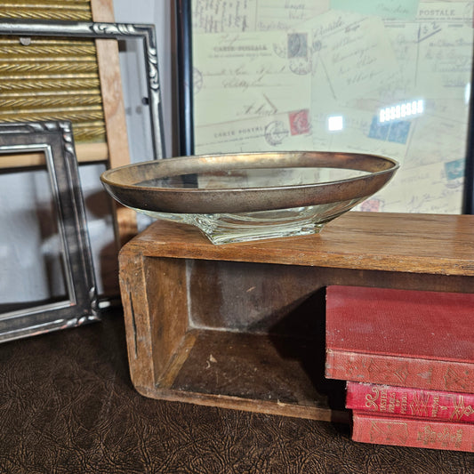 Serving tray with pedestal center and vintage styling