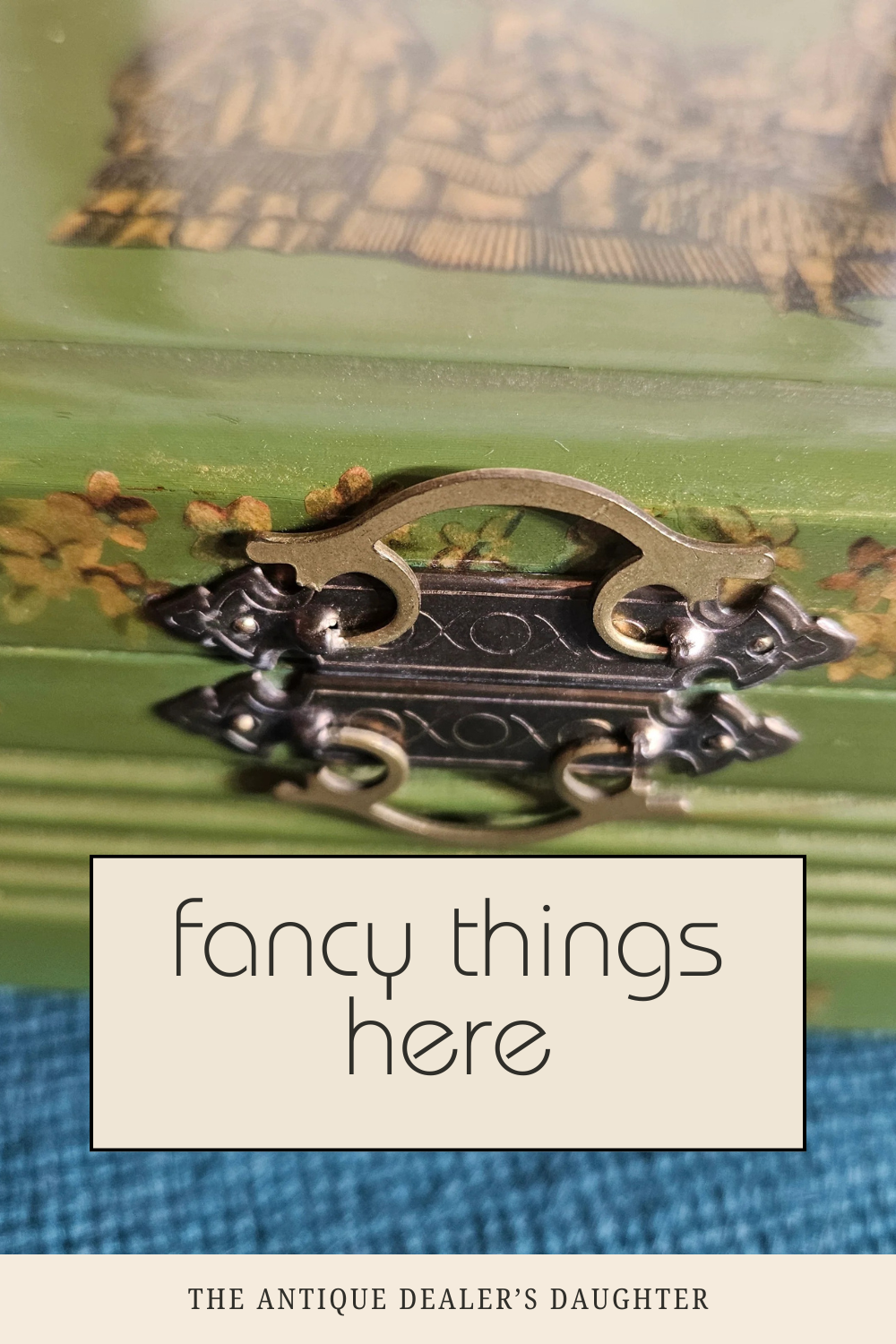 Green Victorian Style Jewelry Box